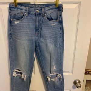 American Eagle High Wasted Mom Jeans
